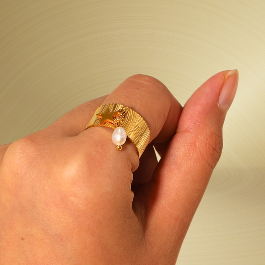 Bague SAMIA, collection NUEE DE PERLES par AIFEE Jewelry. www.aifee-jewelry.com