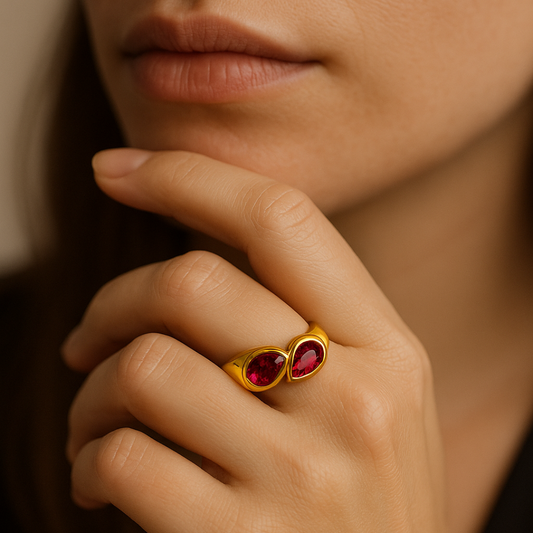 Bague ZIRCONA rouge - Acier inoxydable plaqué or et zircons naturels